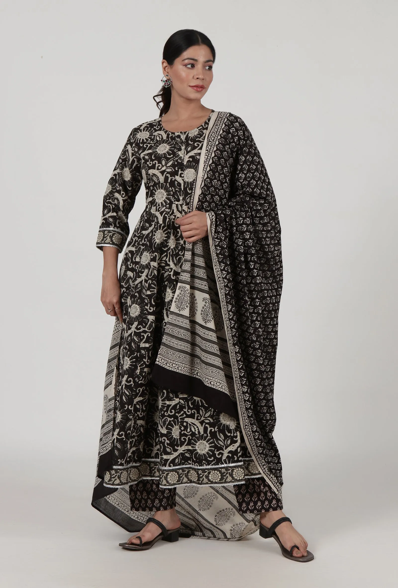 Ajrakh Printed Black & White Cotton Dupatta