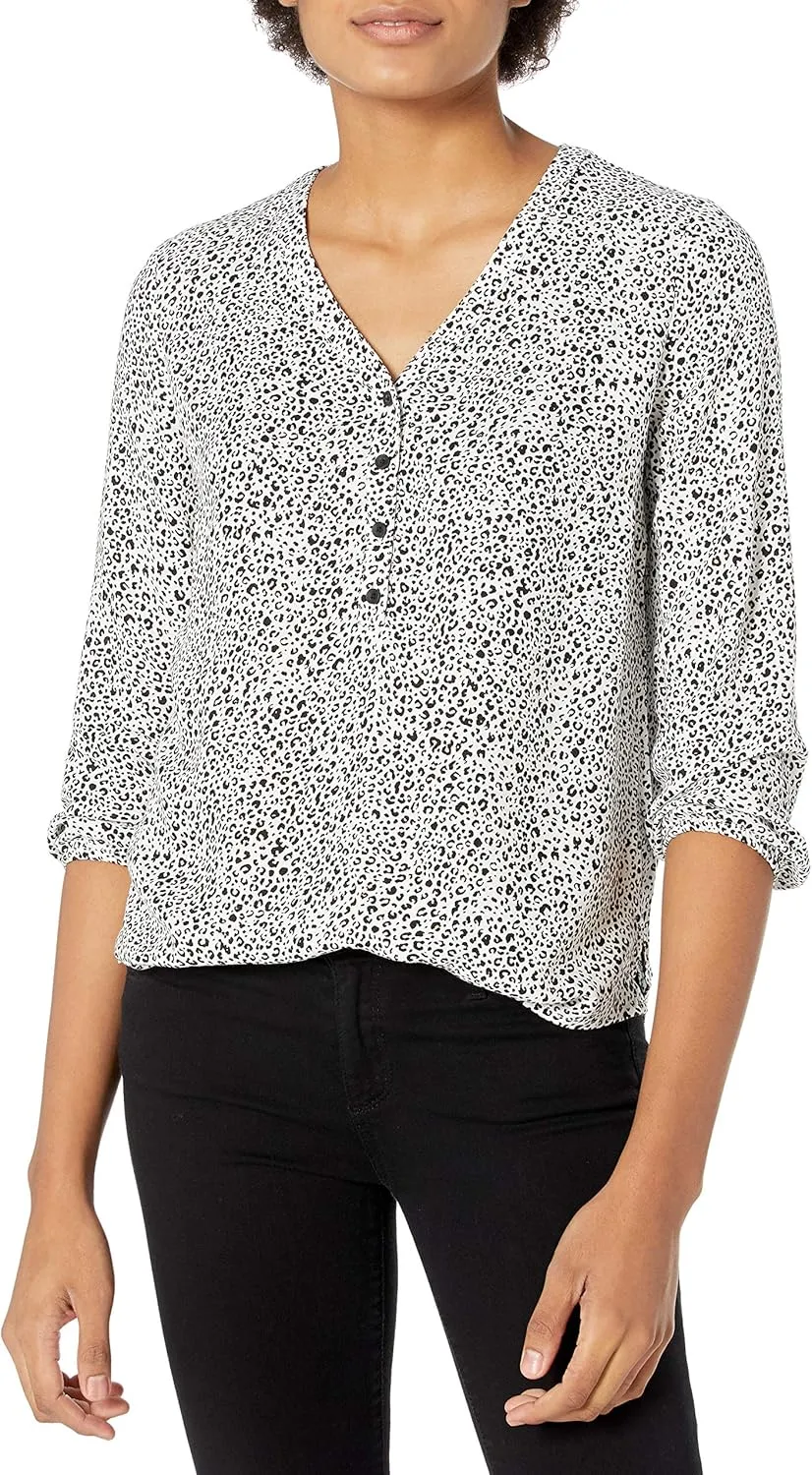 Amazon Essentials Women's 3/4 Sleeve Button Popover Shirt, Loose-Fit V-Neck Blouse
