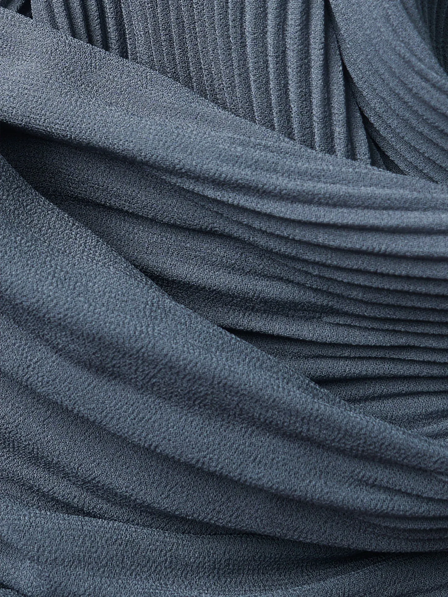 Naura Pleats